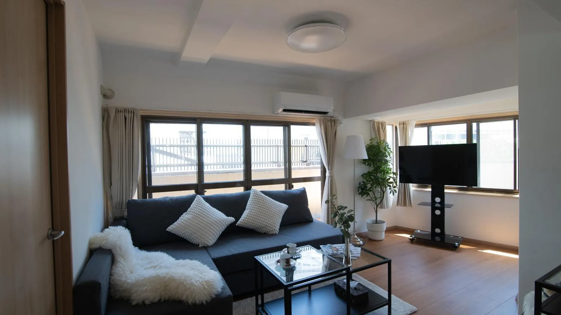 涩谷中心街 车站步行4分钟 最多住7人 免费随身便携wifi 宽敞阳台 Apartment Tokyo